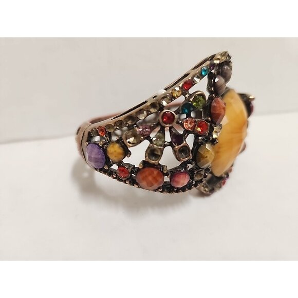 Vintage Clasp Costume Bracelet - Picture 3 of 8